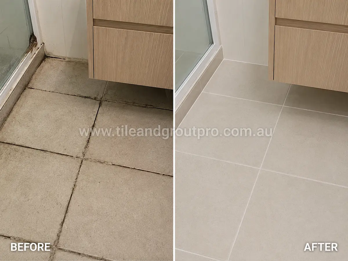 Before and after view of a white ceramic bathtub wall corner with mould and grime along silicone joints professionally cleaned during mould and algae treatment.